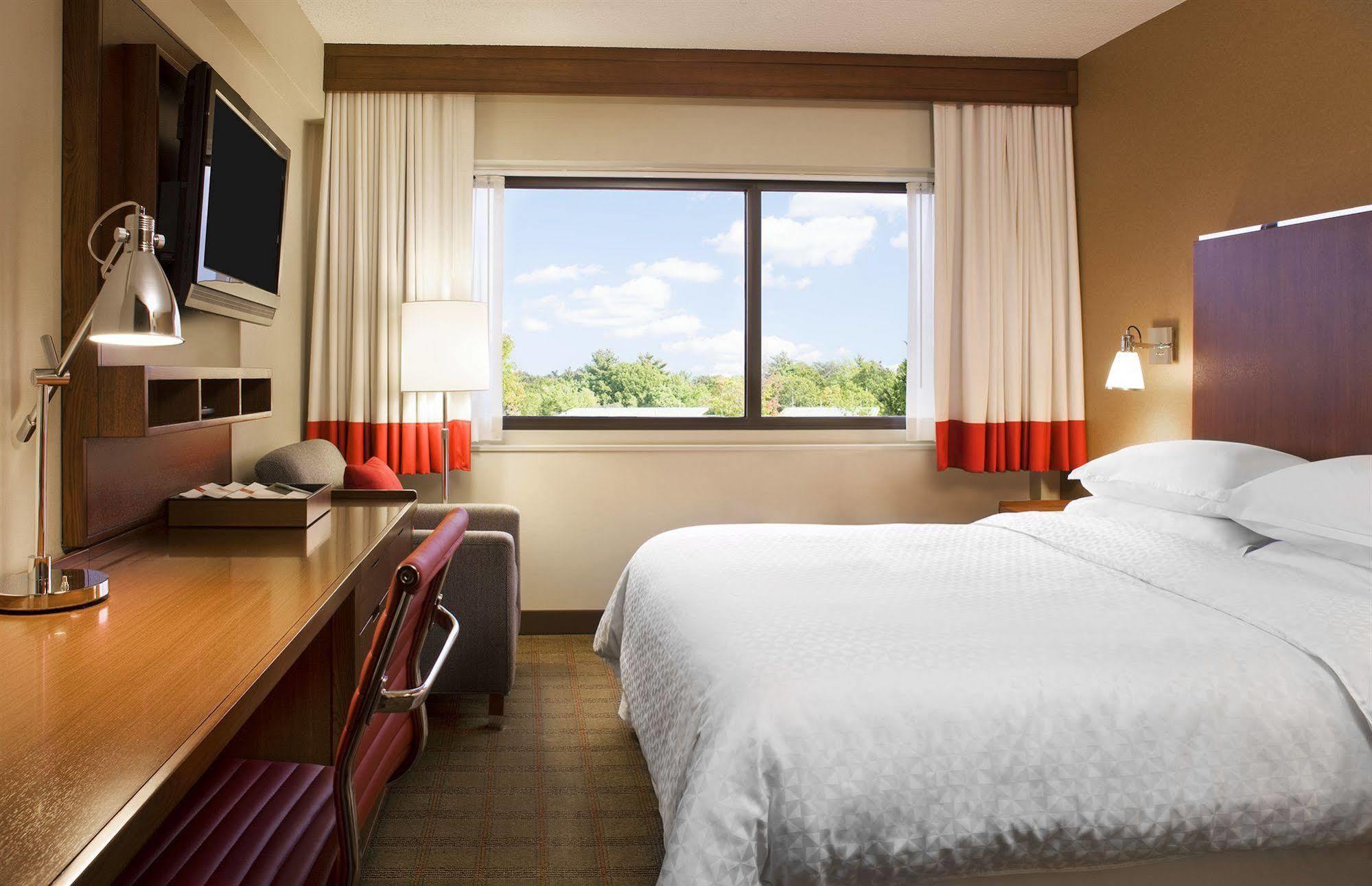 Four Points By Sheraton Kansas City Airport Exterior foto